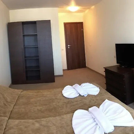 Отель Seasons Club 4*