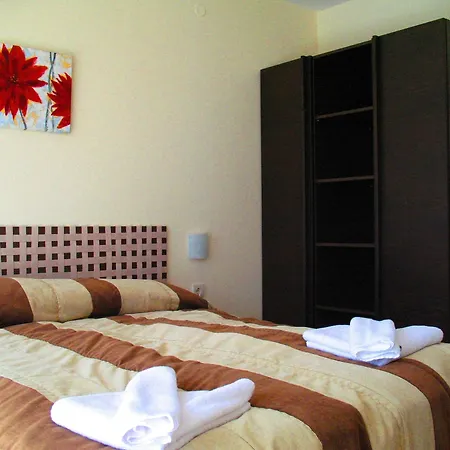 Seasons Club 4*